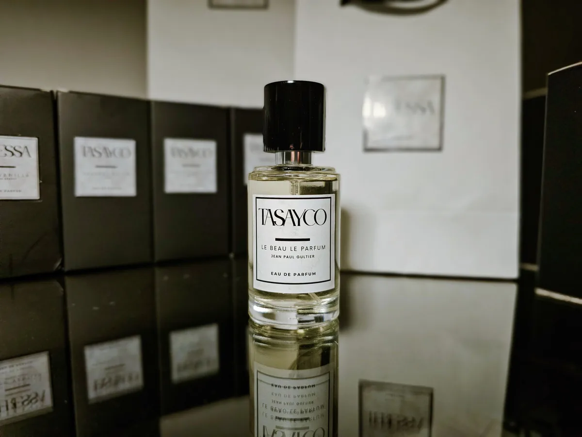 Perfume Maison Teressa fotografiado en estudio